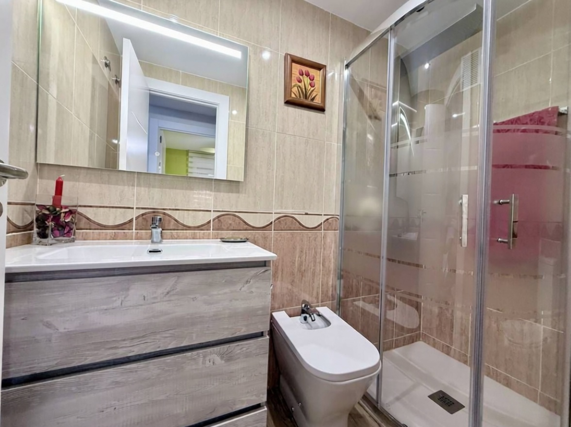 Piso en venta en Calle Amplaries, 25 — Kitchen