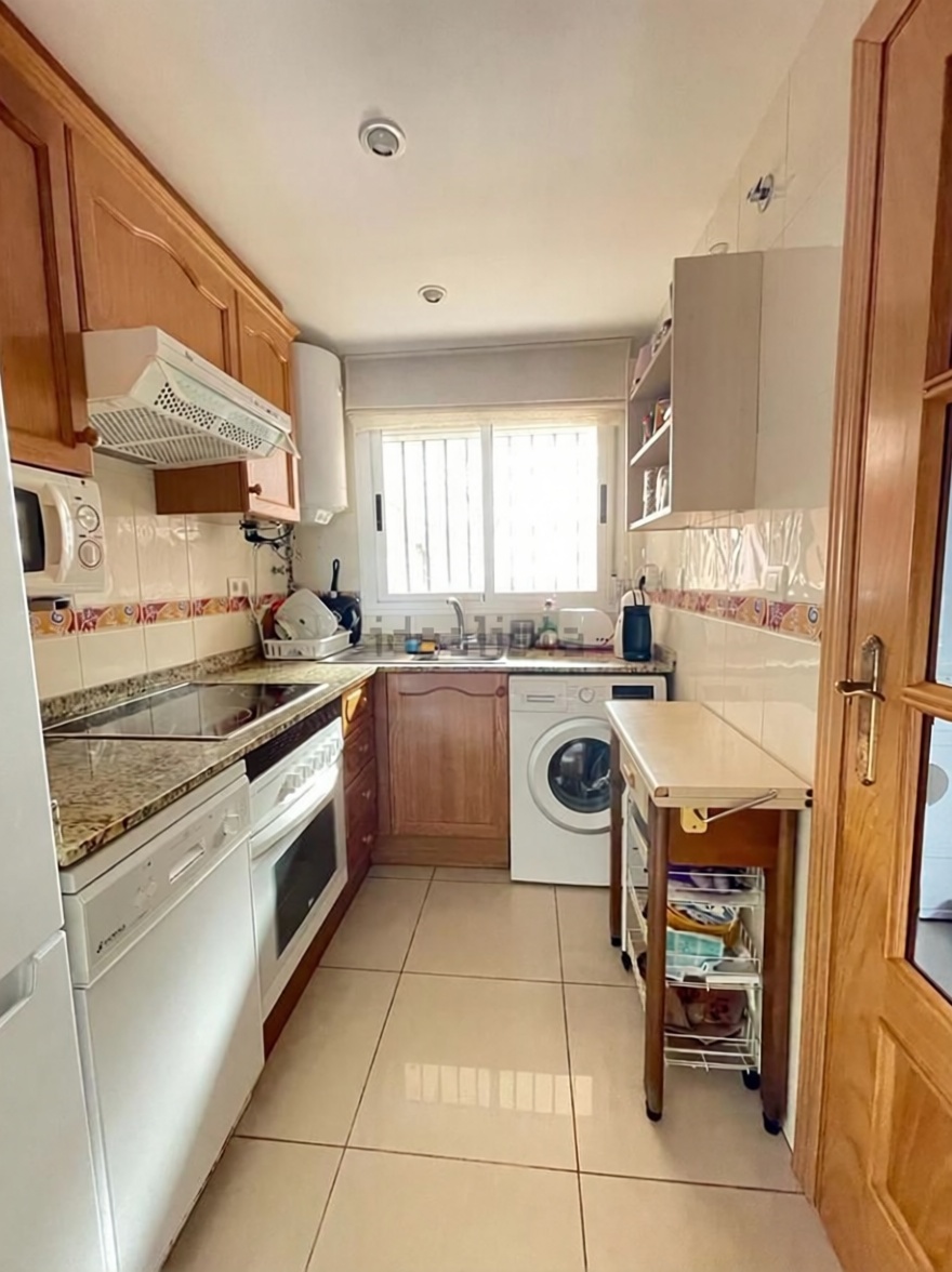 Piso en venta en Calle Amplaries, 35 — Kitchen