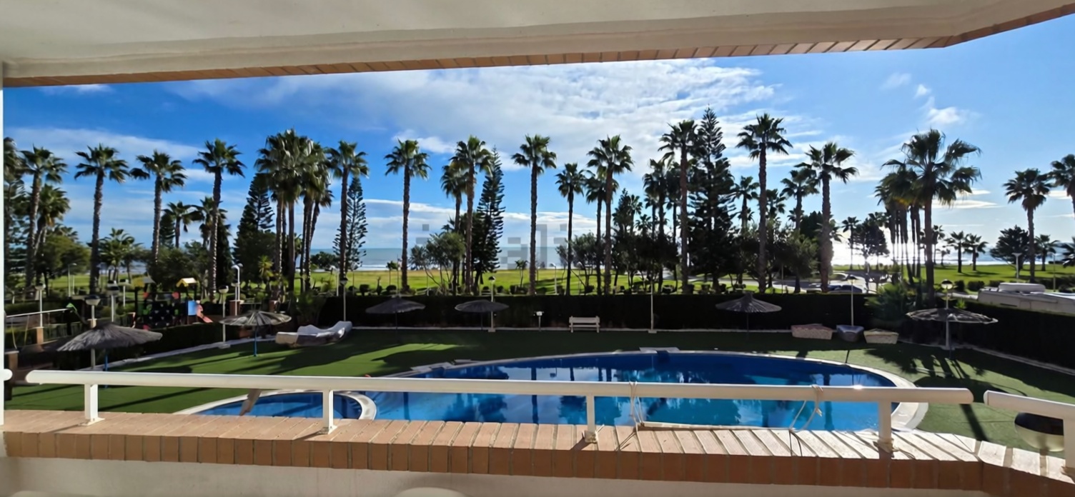 Piso en venta en Calle Amplaries, 35