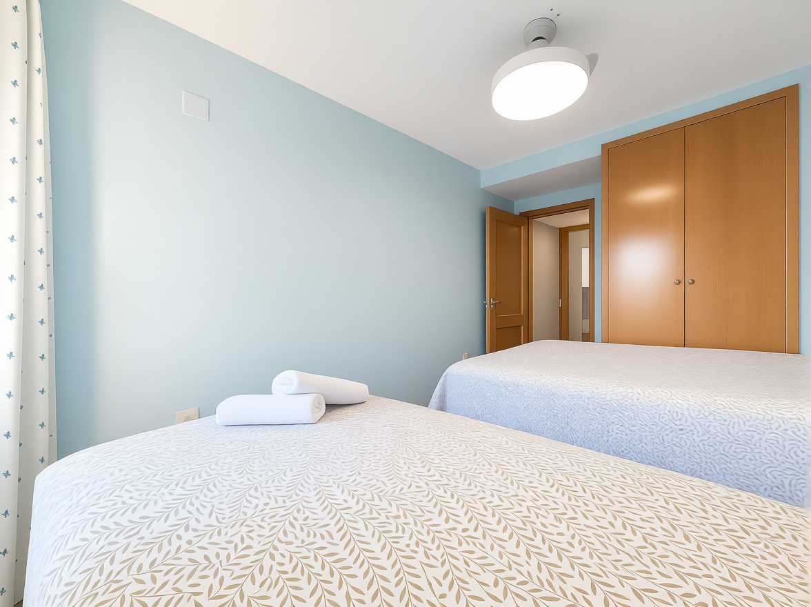 Piso en venta en Calle Amplaries — Bedroom