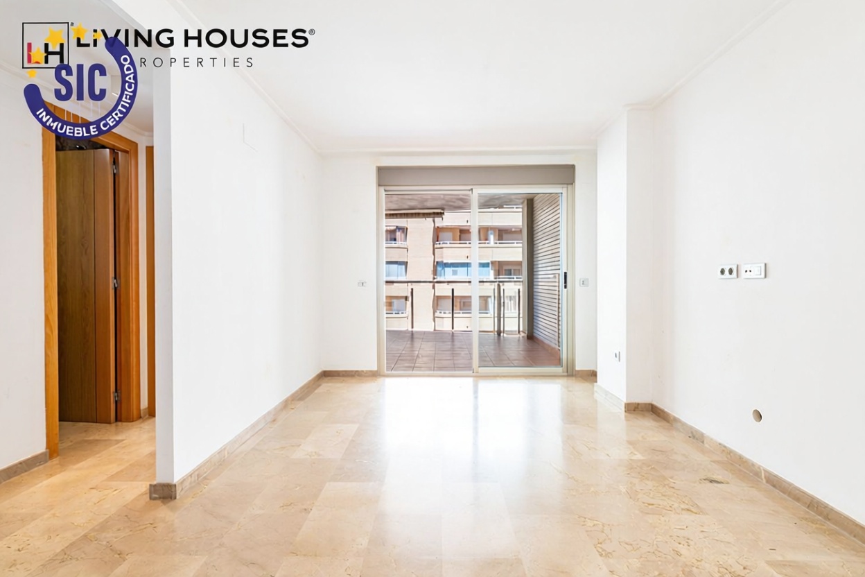 Piso en venta en Calle de Rafael Alberti, 1 — Wohnzimmer