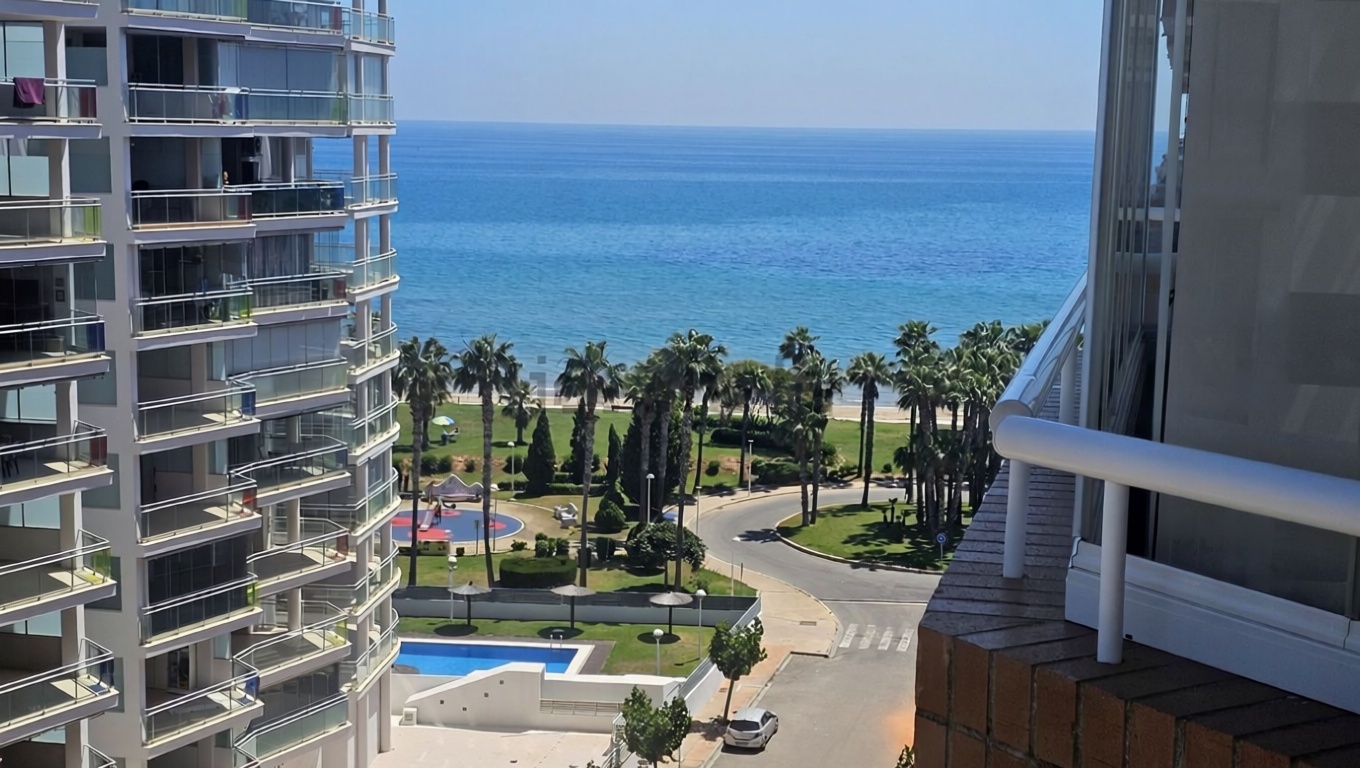 Piso en venta en Calle Amplaries, 27 — Meerblick