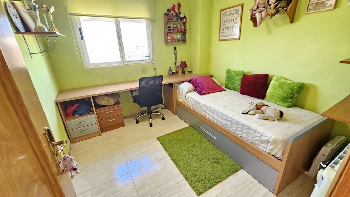 Piso en venta en Calle Amplaries, 27 — Schlafzimmer