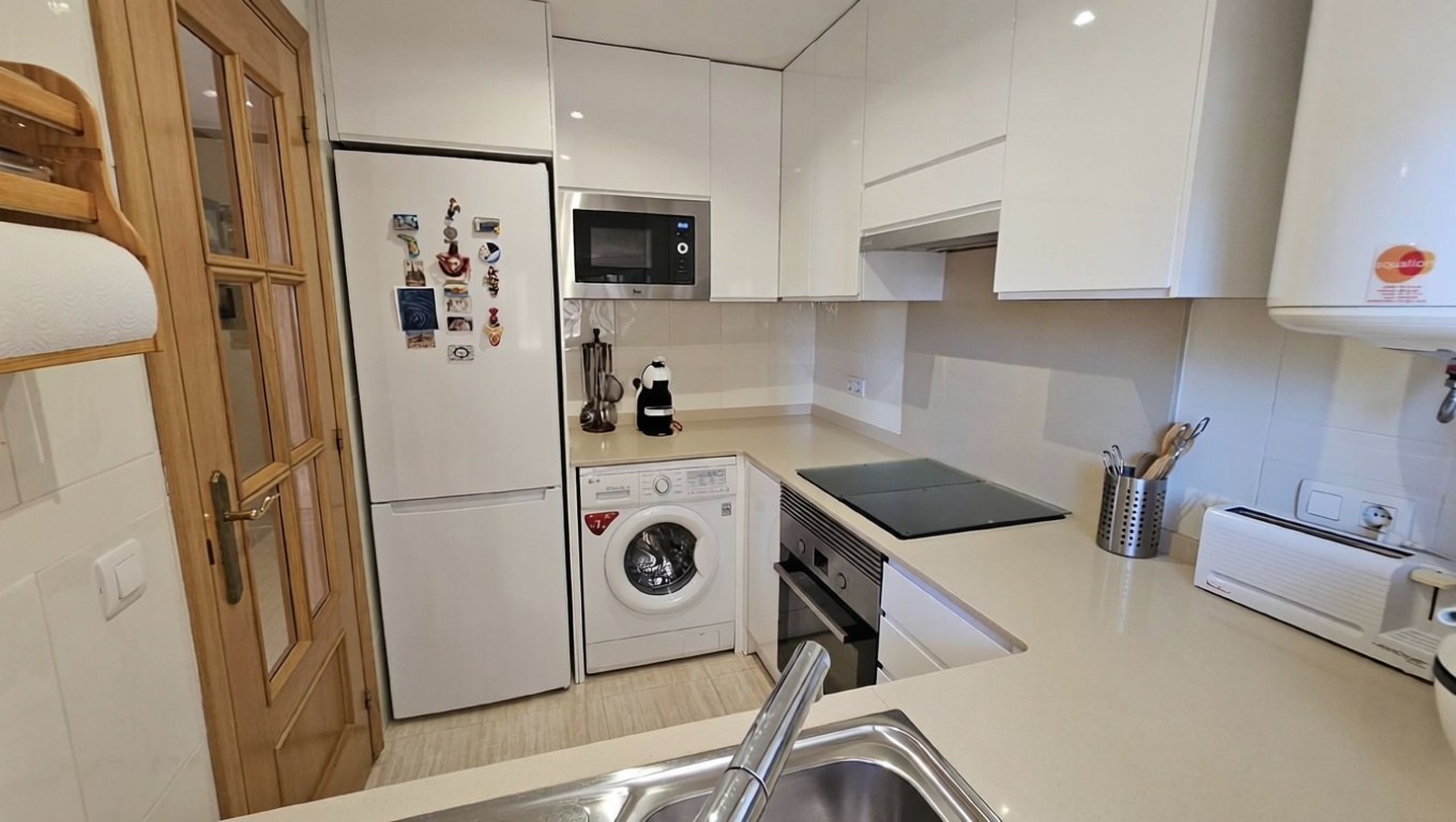 Piso en venta en Calle Amplaries, 27 — Küche