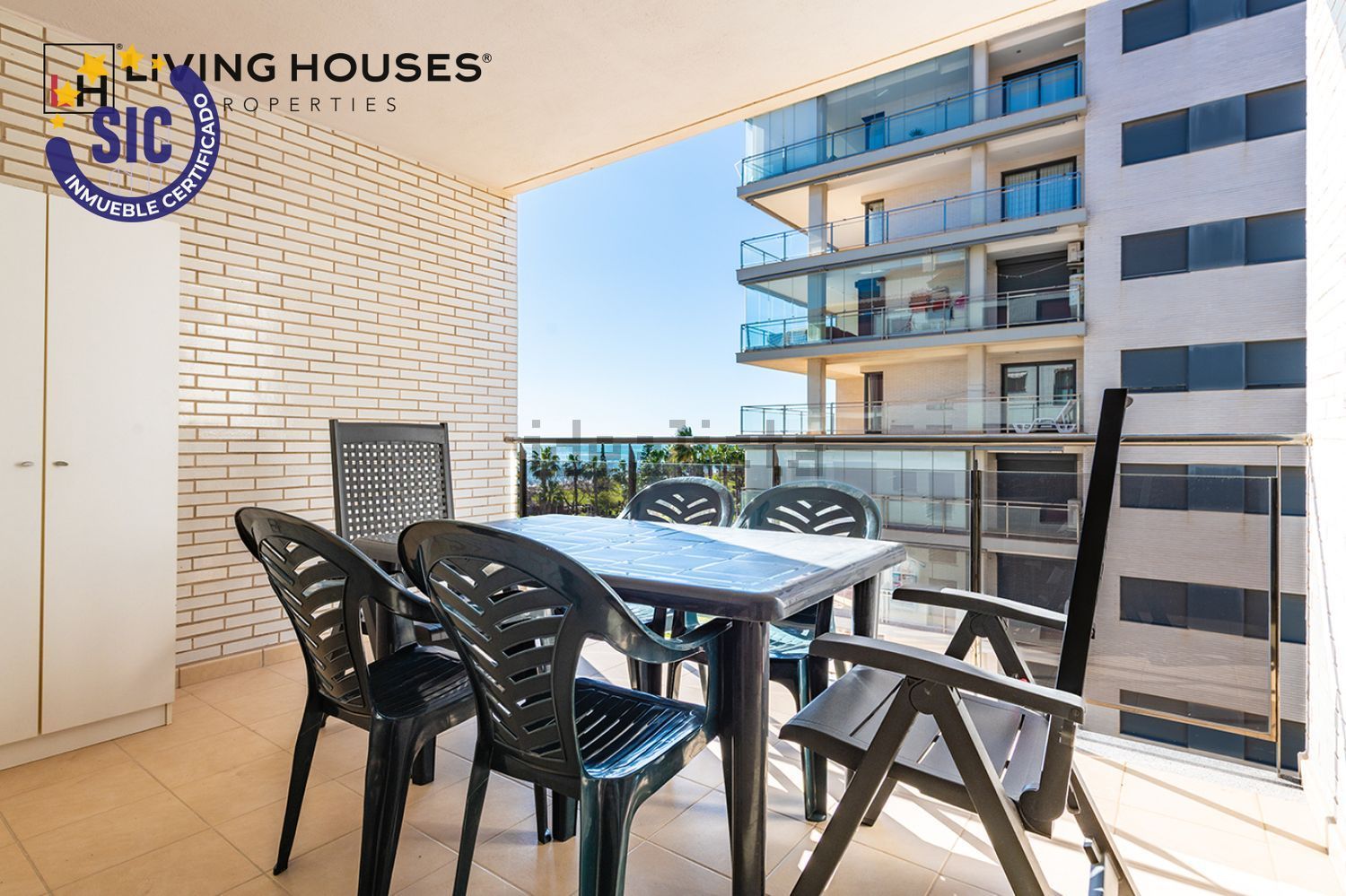 Piso en venta en Calle Amplaries, 19