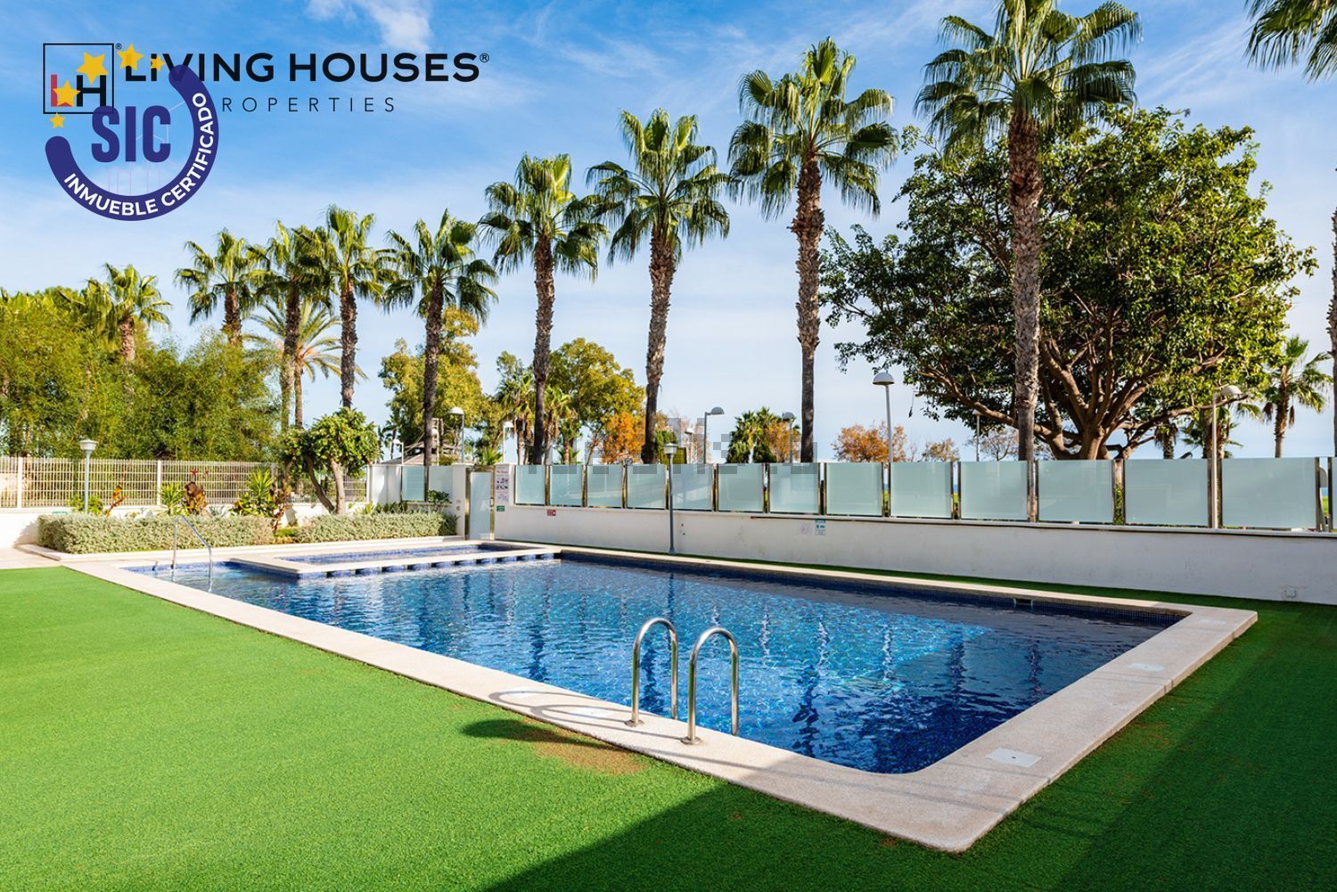 Piso en venta en Calle Amplaries, 19