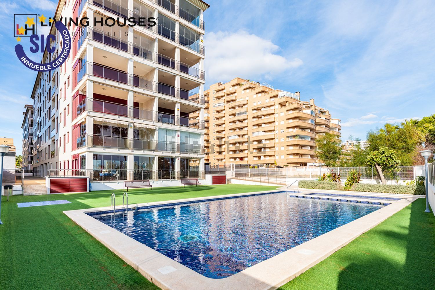 Piso en venta en Calle Amplaries, 19