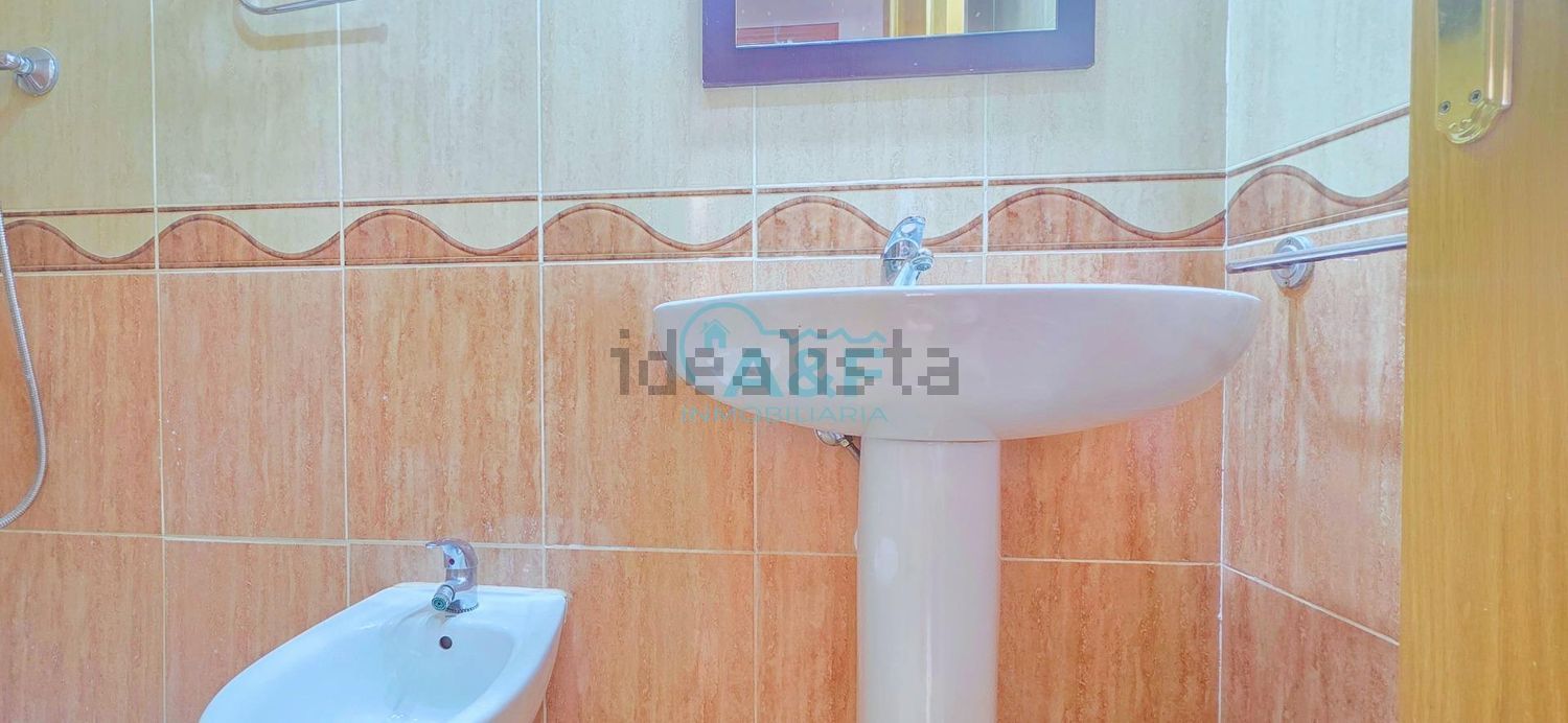 Piso en venta en Calle Amplaries