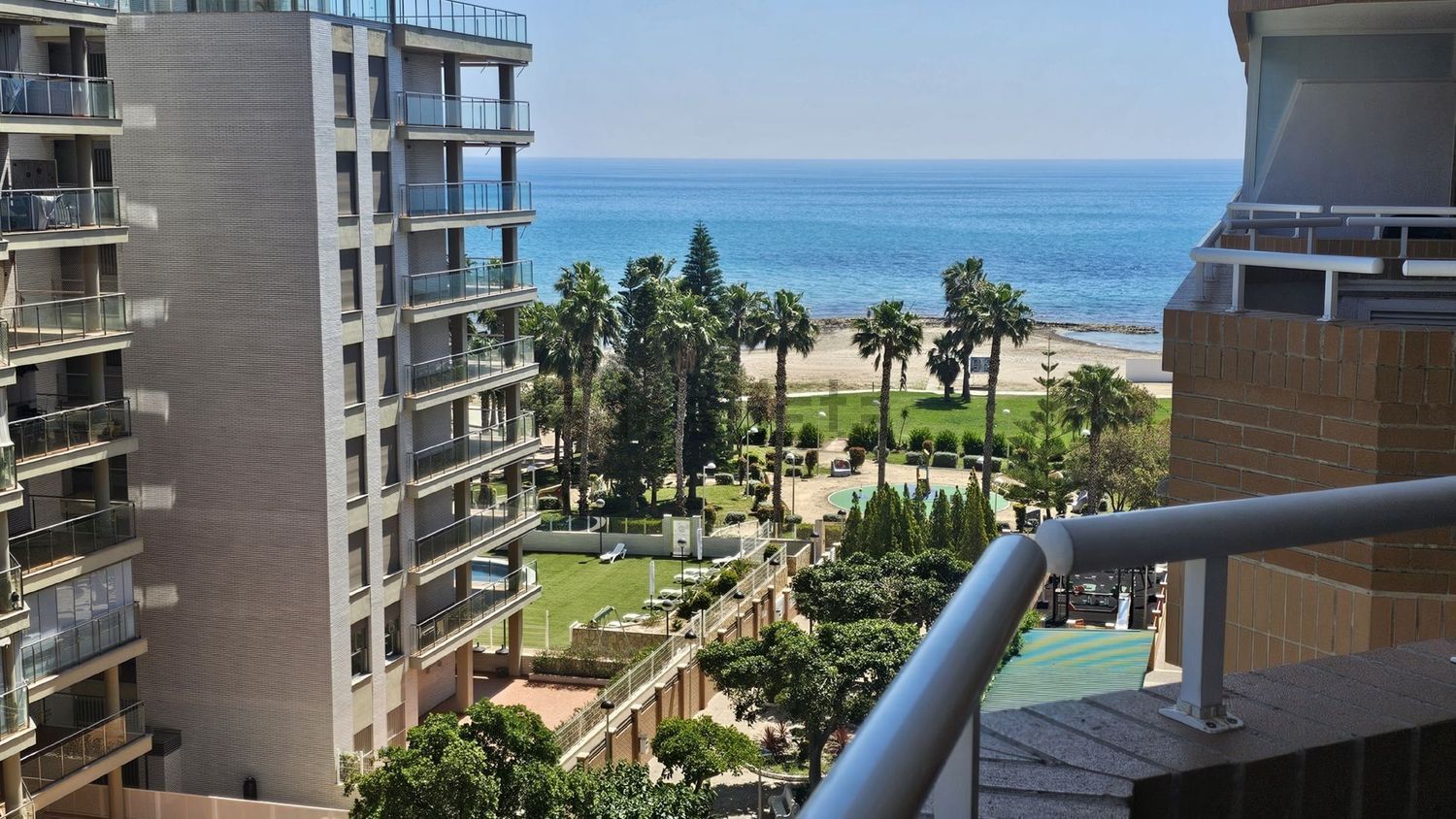 Piso en venta en Calle Amplaries, 35