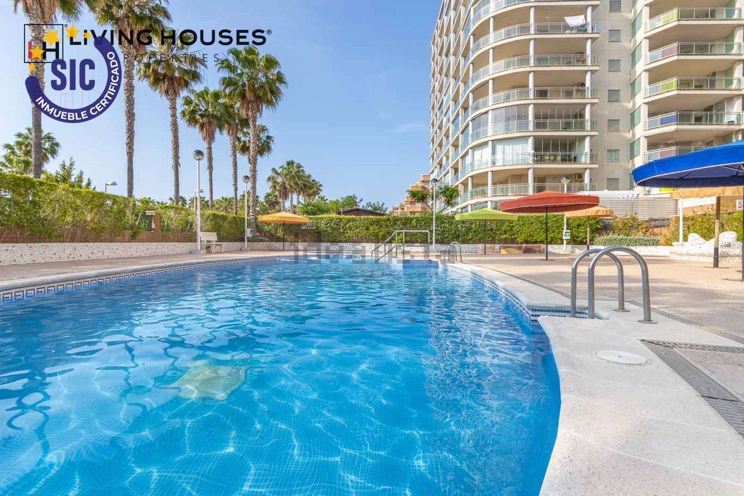 Piso en venta en Calle Amplaries, 33