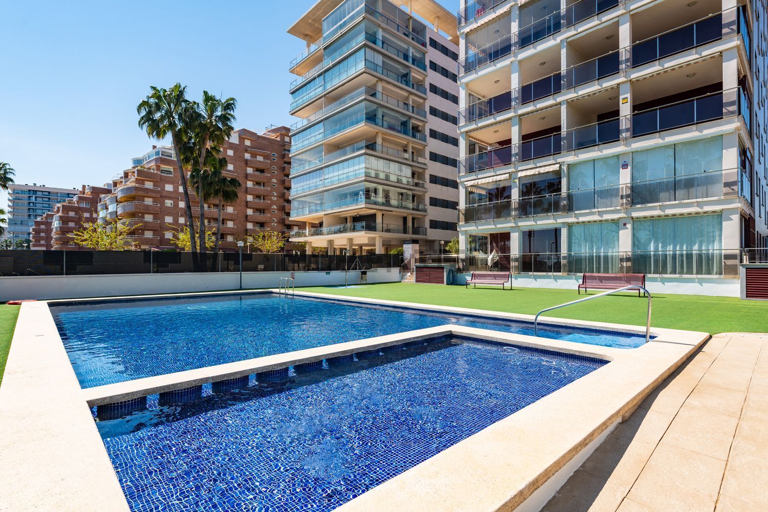 Piso en venta en Amplaries, 19