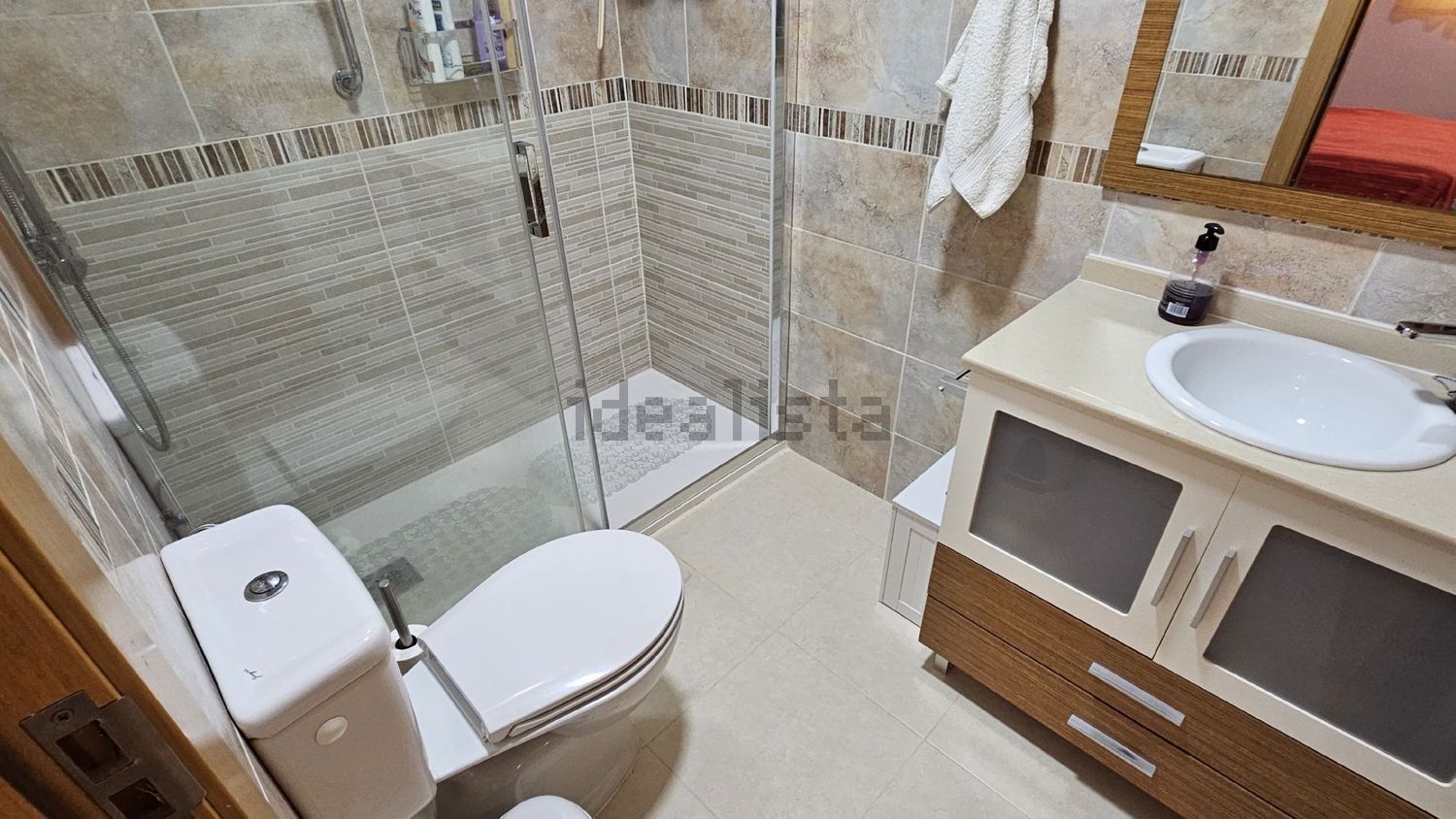 Piso en venta en Calle Amplaries, 41