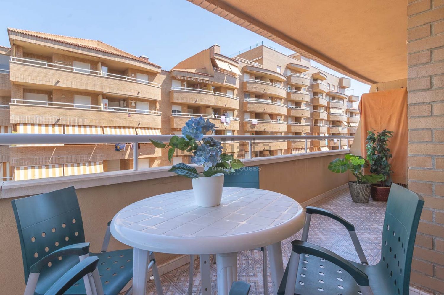 Piso en venta en Calle Amplaries, 1