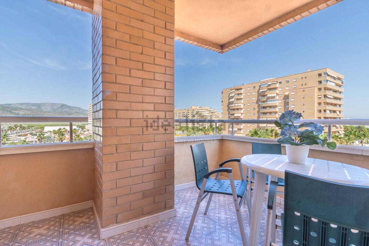 Piso en venta en Calle Amplaries, 1
