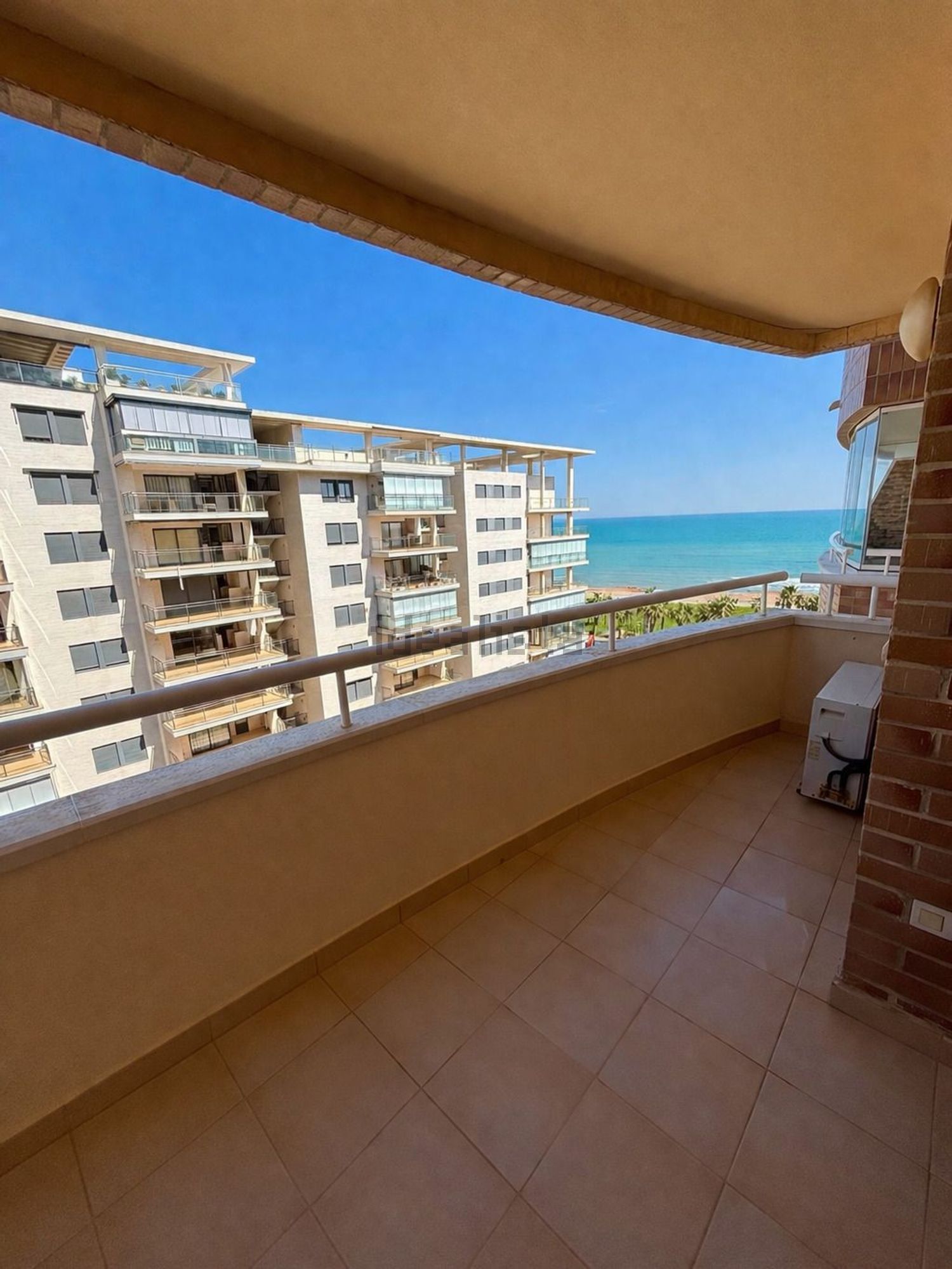 Piso en venta en Calle Amplaries, 15