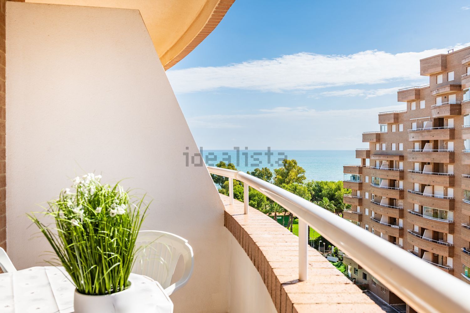 Piso en venta en CL Amplaries, 25