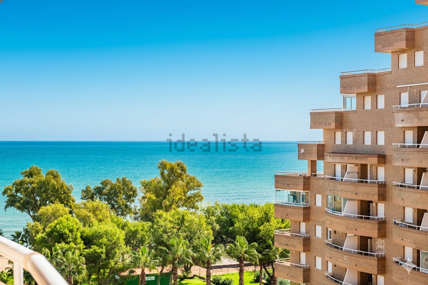 Piso en venta en CL Amplaries, 25