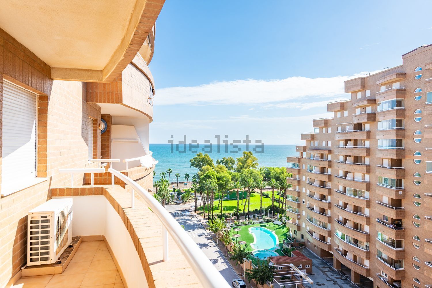 Piso en venta en CL Amplaries, 25