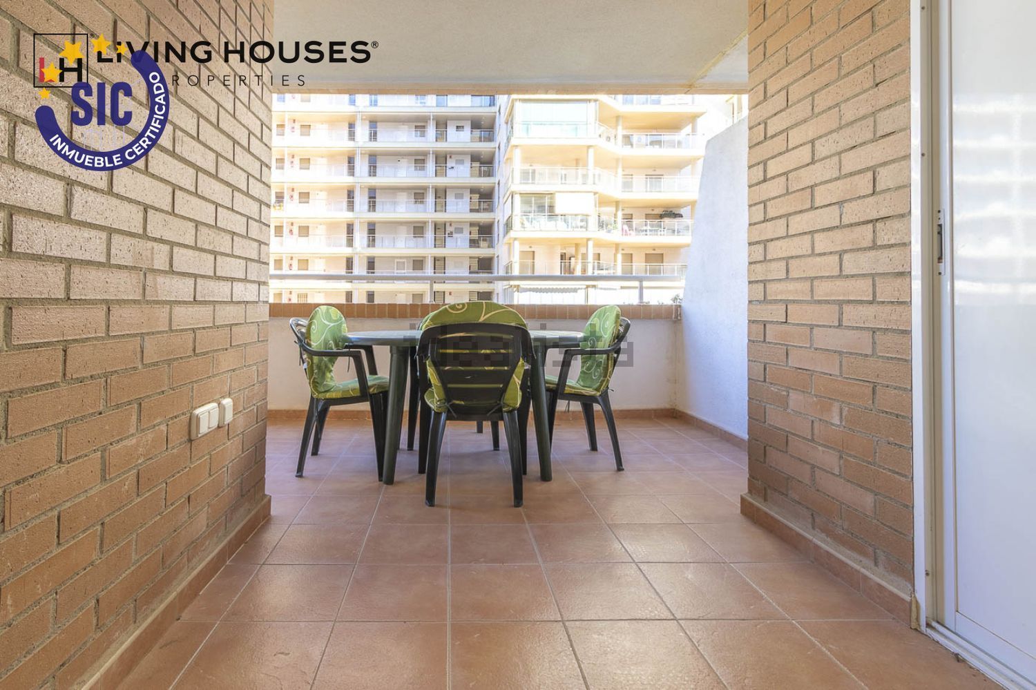 Piso en venta en Calle Amplaries, 37