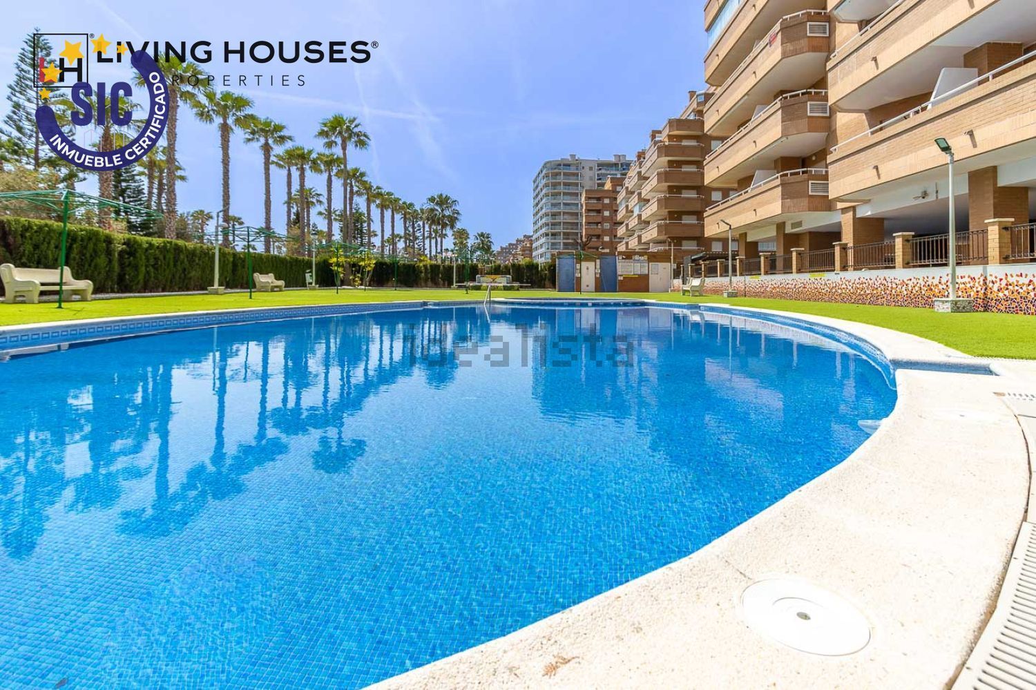 Piso en venta en Calle Amplaries, 37