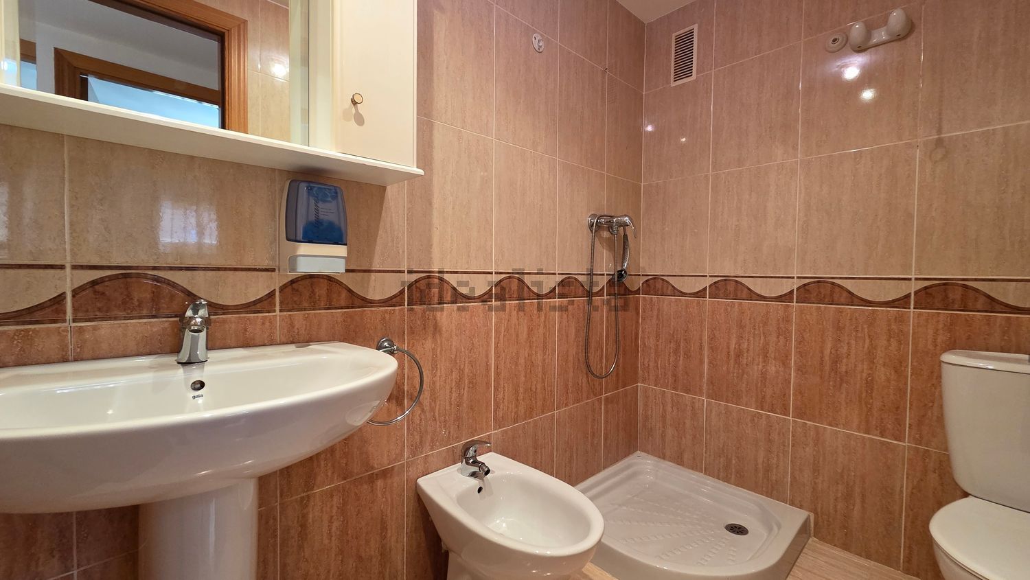 Piso en venta en Amplaries, 23