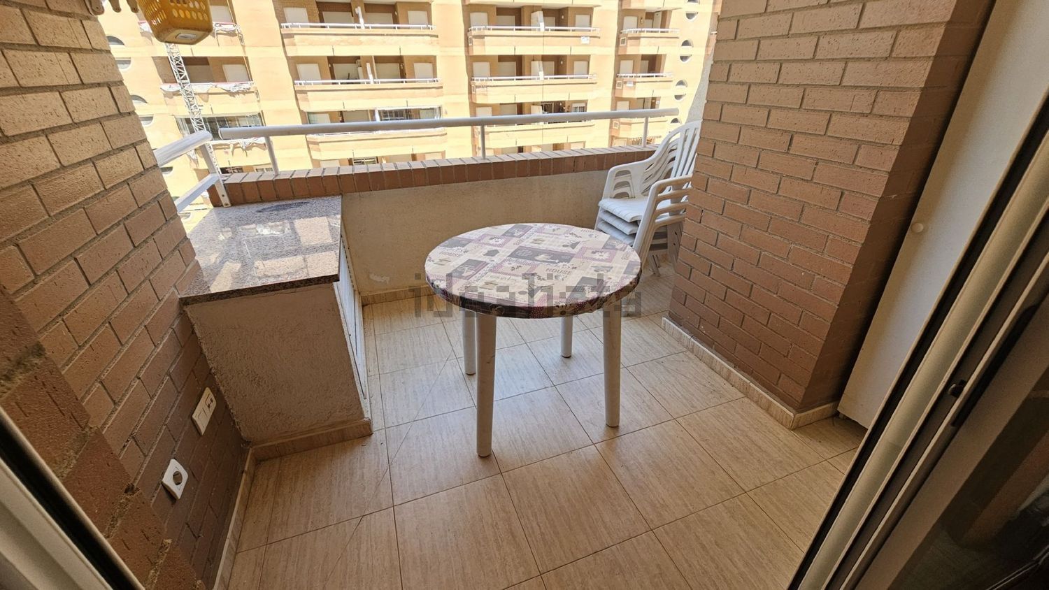 Piso en venta en Calle Amplaries, 33