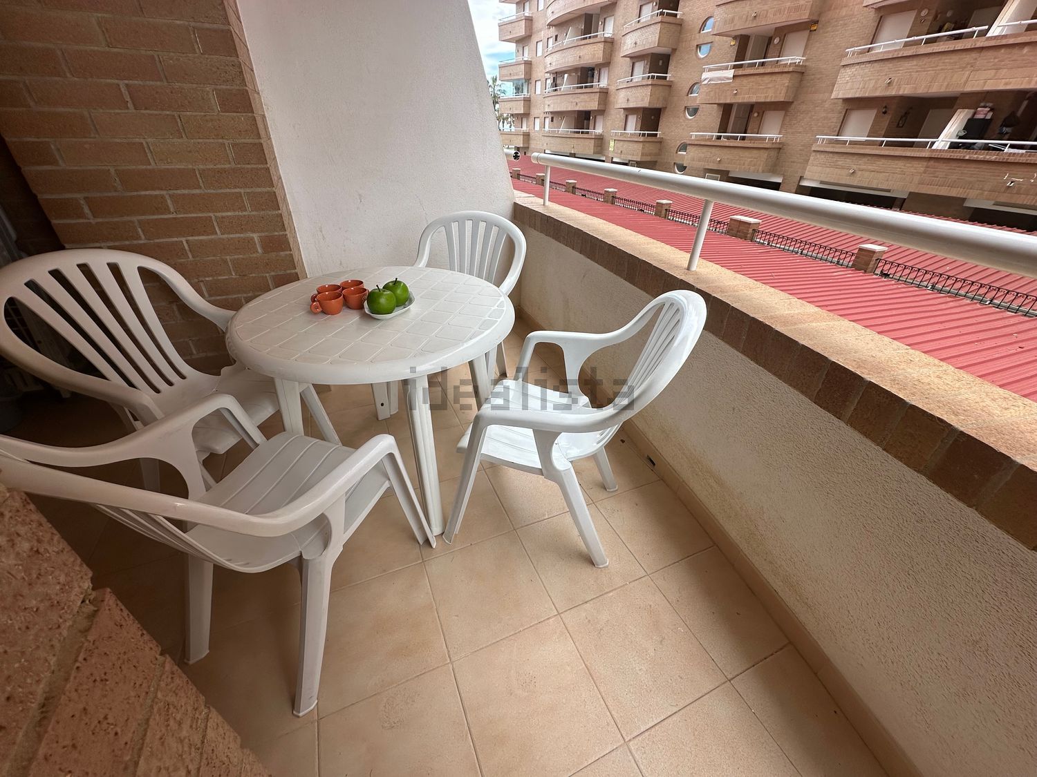 Piso en venta en CL Amplaries, 27