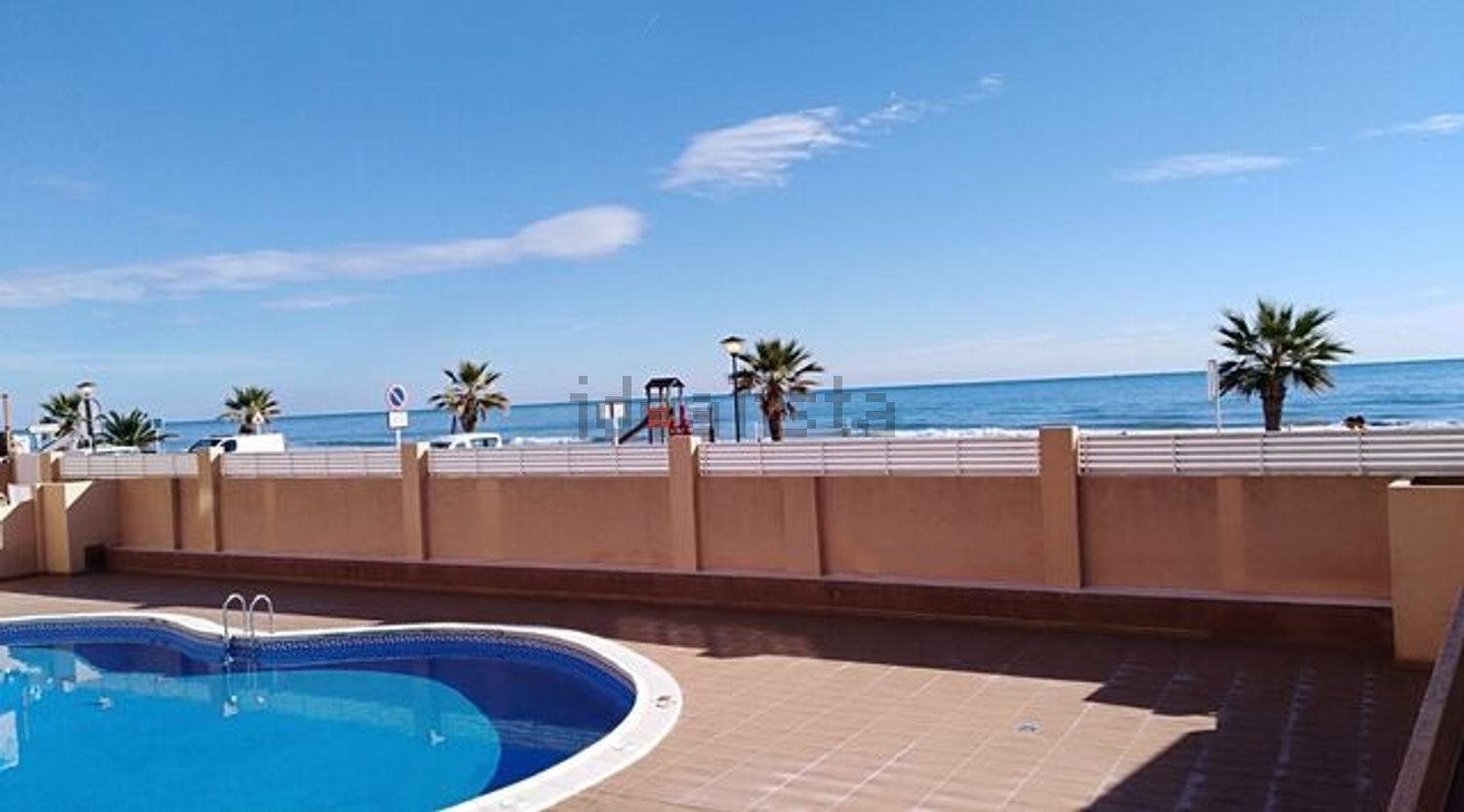 Piso en venta en Paseo Mediterraneo, 49