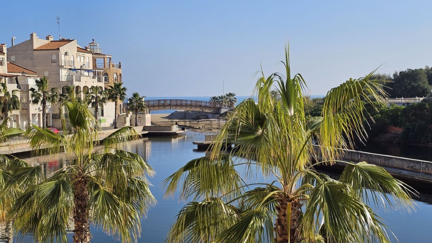Piso en venta en Avenida la Marina, 5