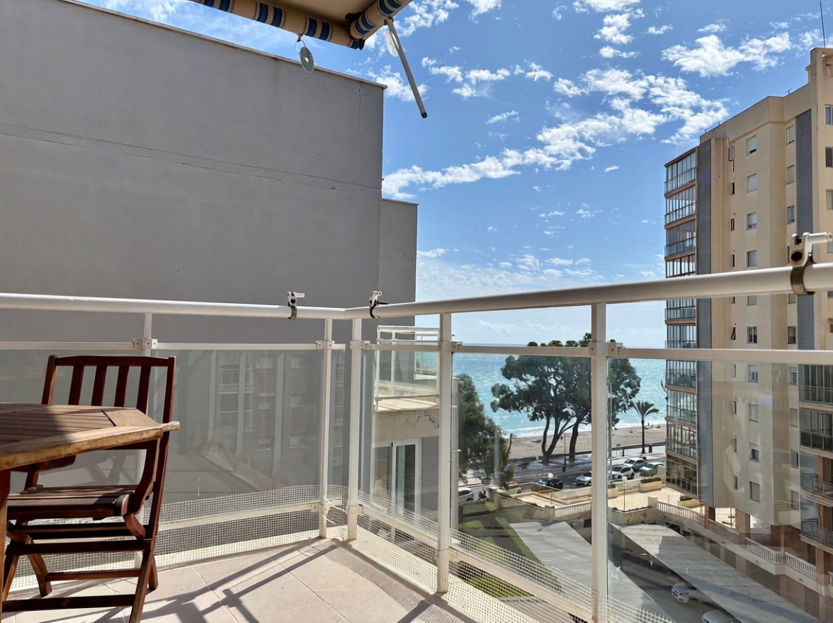 Appartement en attique en première ligne de mer à Benicasim/Benicàssim — Terrasse mer