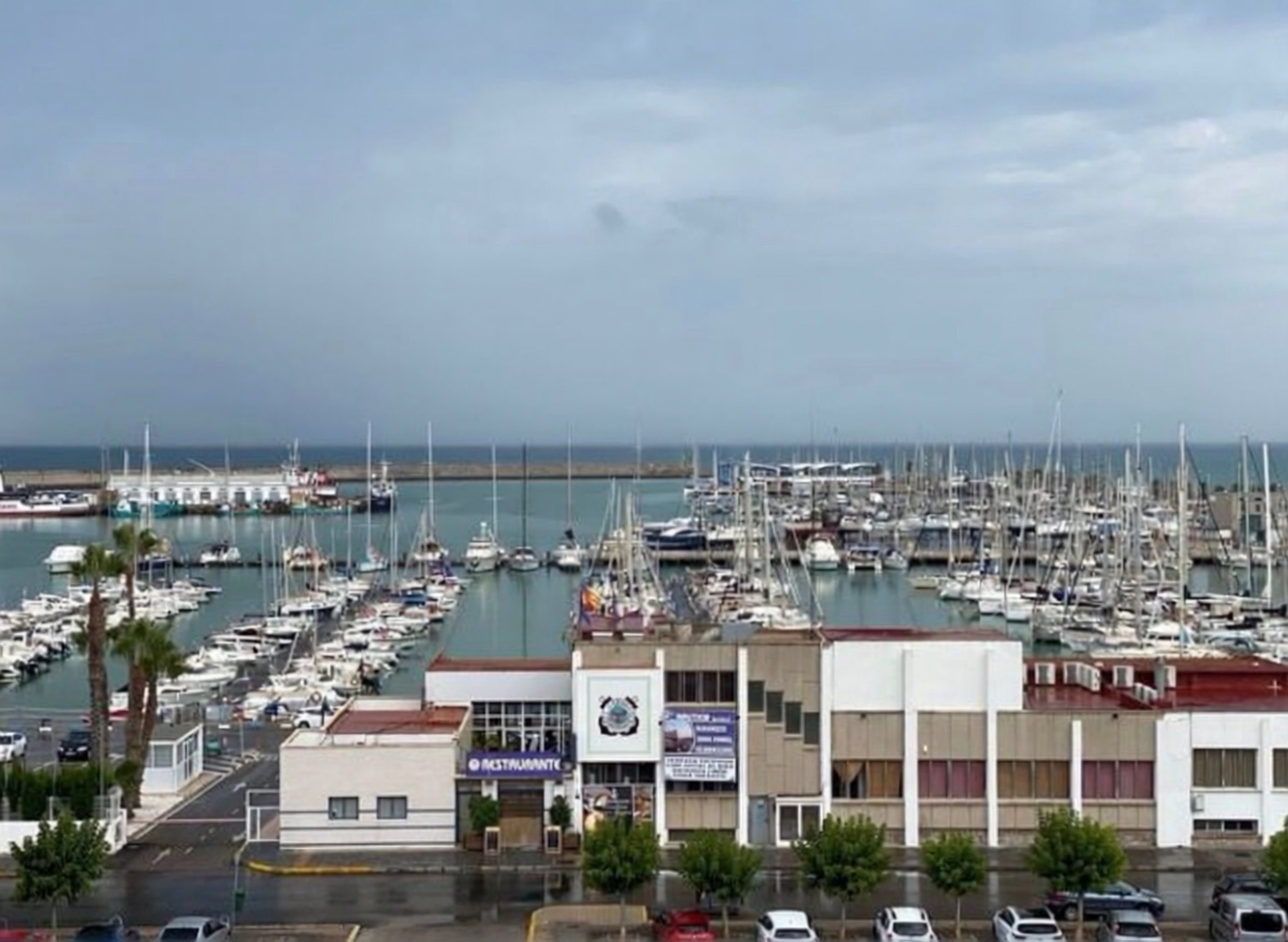 Apartamento em primeira linha de praia em Burriana — Vista mar