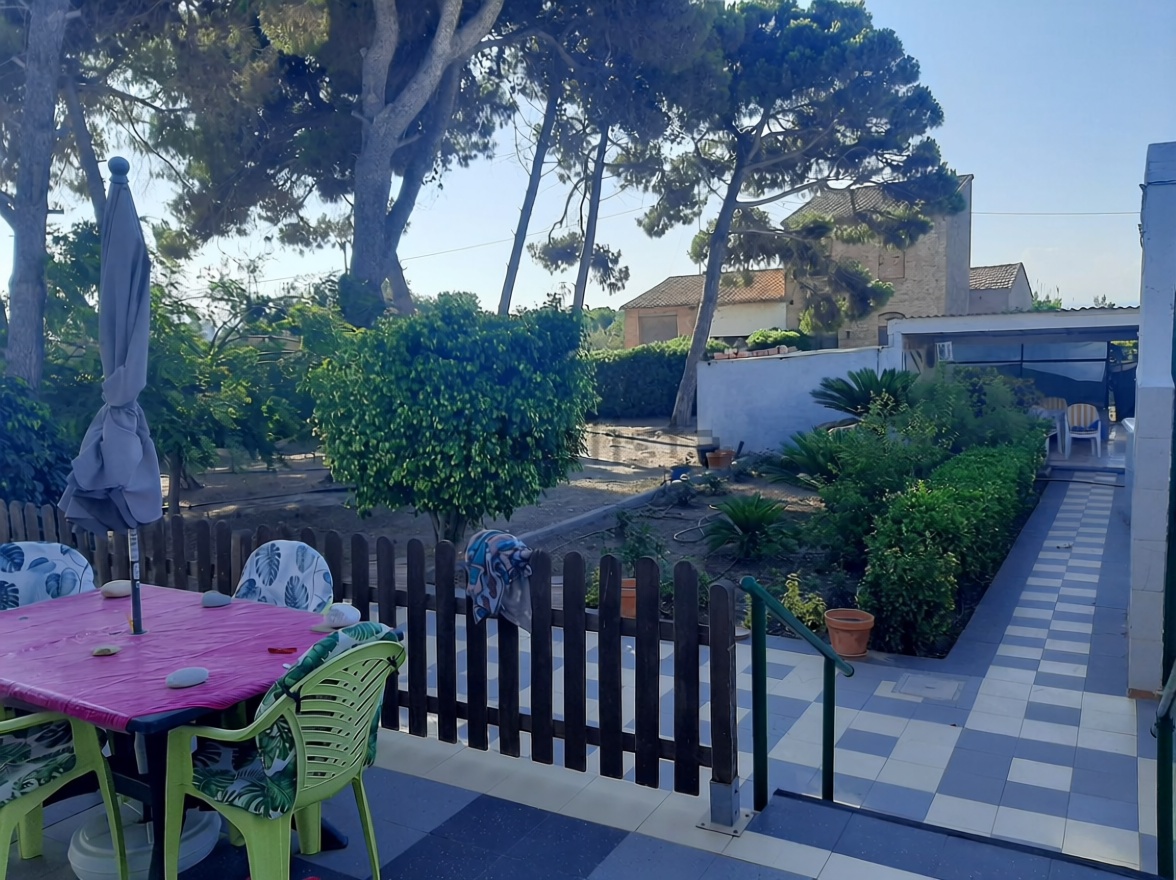 Chalet avec accès direct à la plage à Burriana — Terrasse