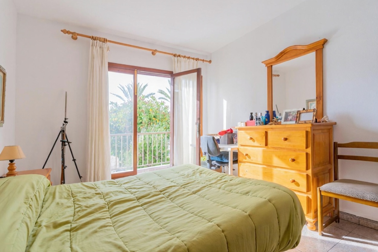 Chalet con acceso directo a playa en Puig — Dormitorio