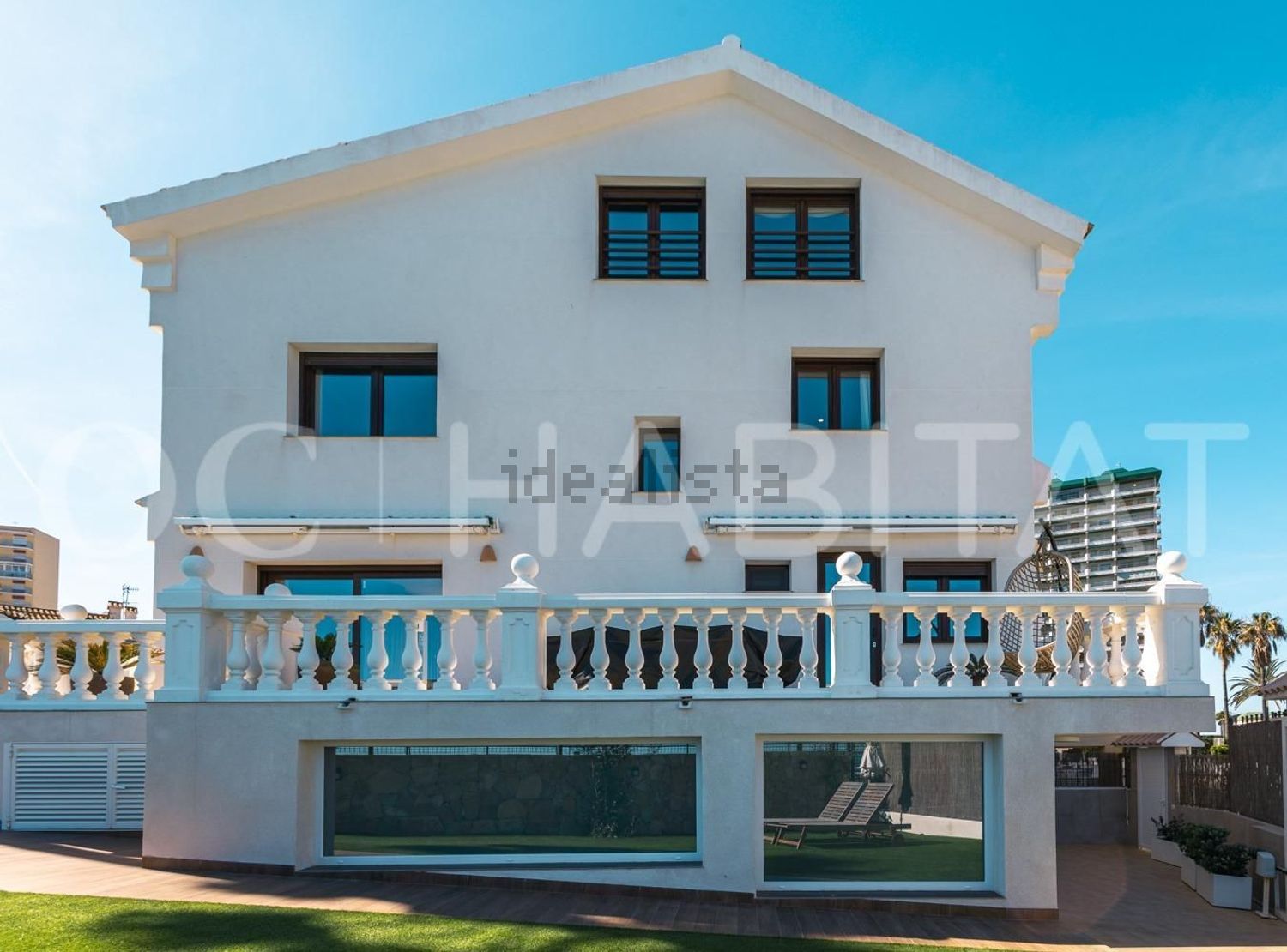 Chalet pareado en venta en Calle Gregal