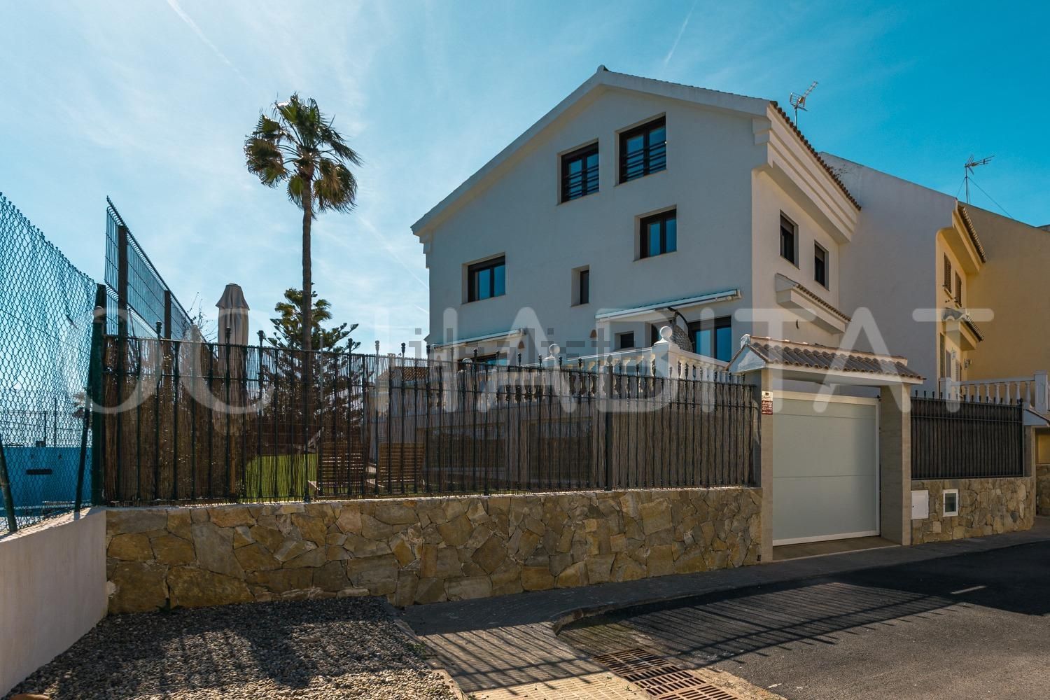 Chalet pareado en venta en Calle Gregal