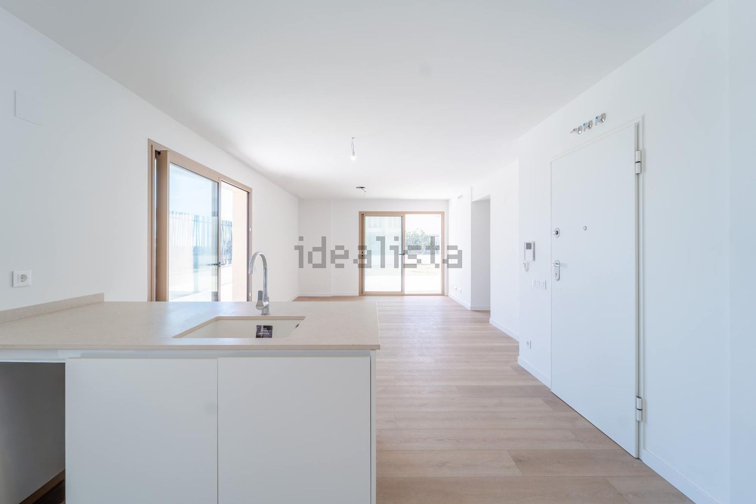 Piso en venta en Avenida de la Tramuntana, 14