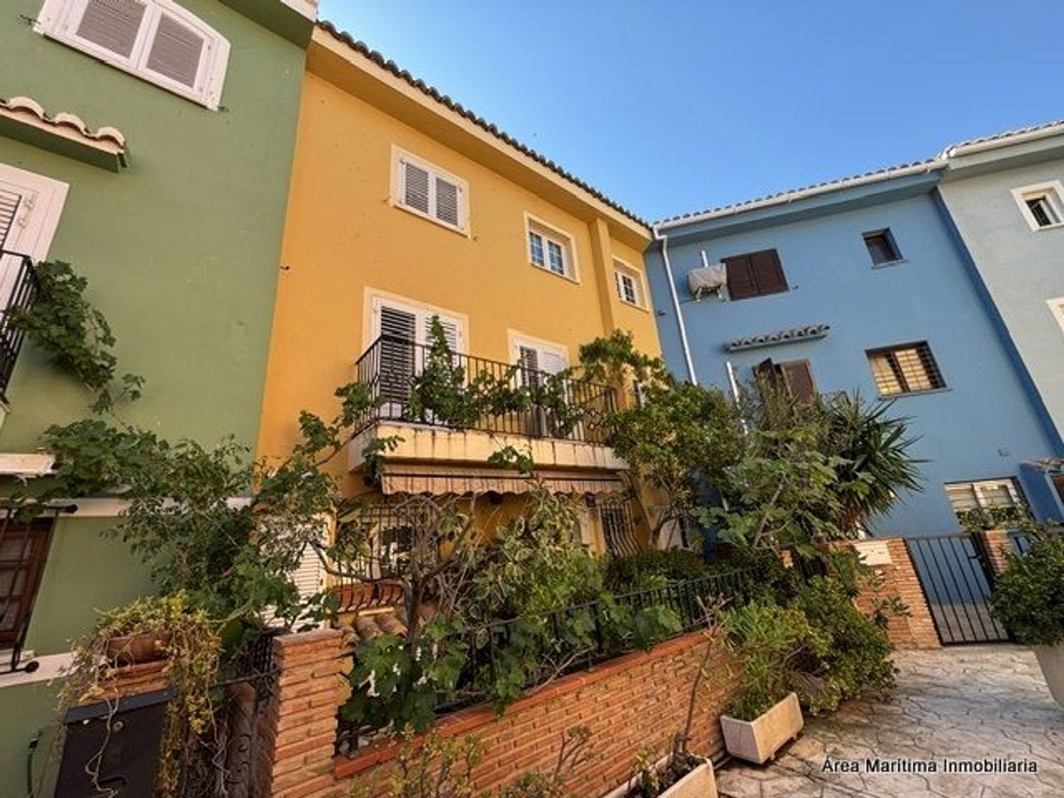 Chalet adosado en venta en Plaza l'Estany