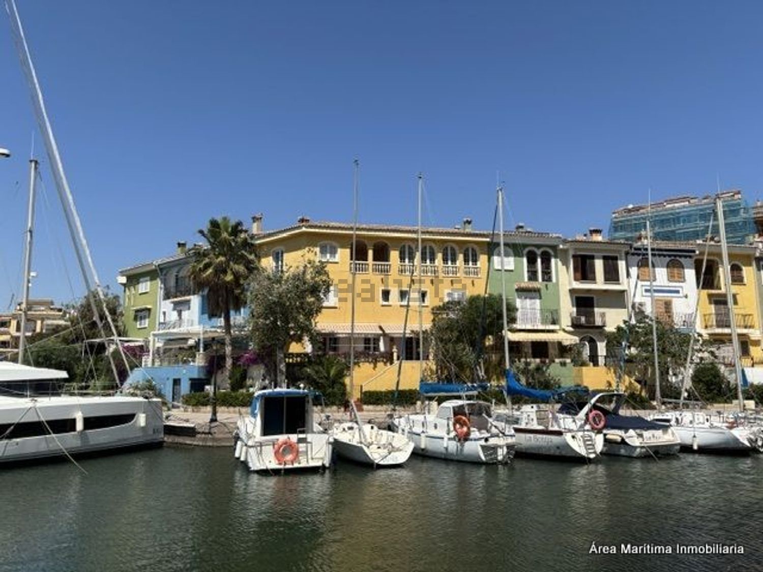 Chalet adosado en venta en Plaza l'Estany