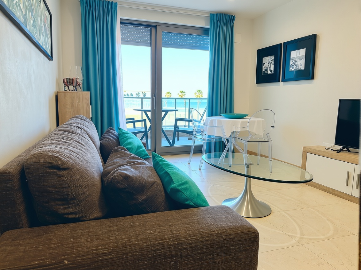 Beachfront flat in Alboraya — Living room