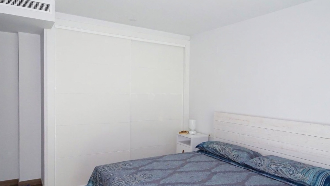 Beachfront flat in Alboraya — Bedroom