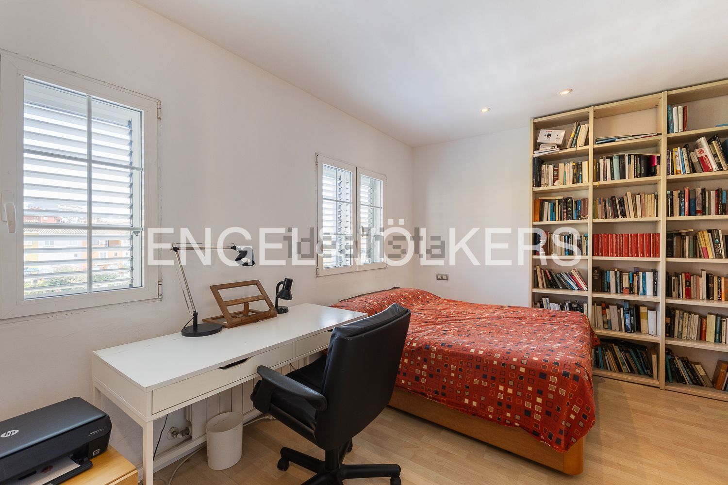 Chalet adosado en venta en Calle Farmaceutico Esteban Andrés