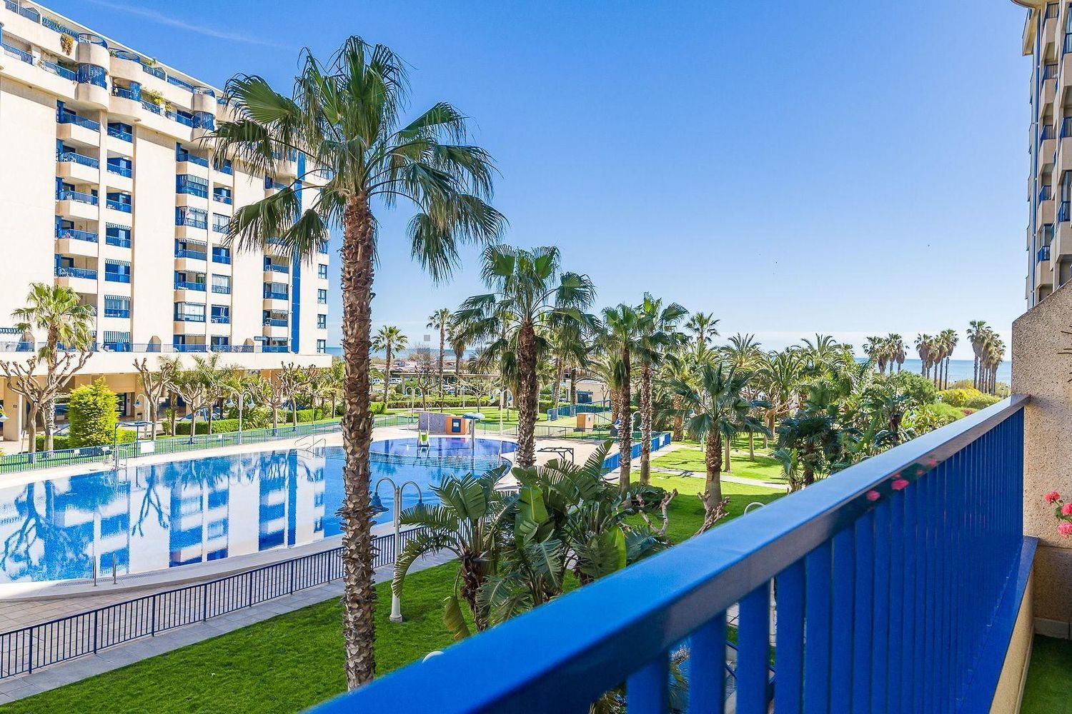 Piso en venta en Avenida Mare Nostrum