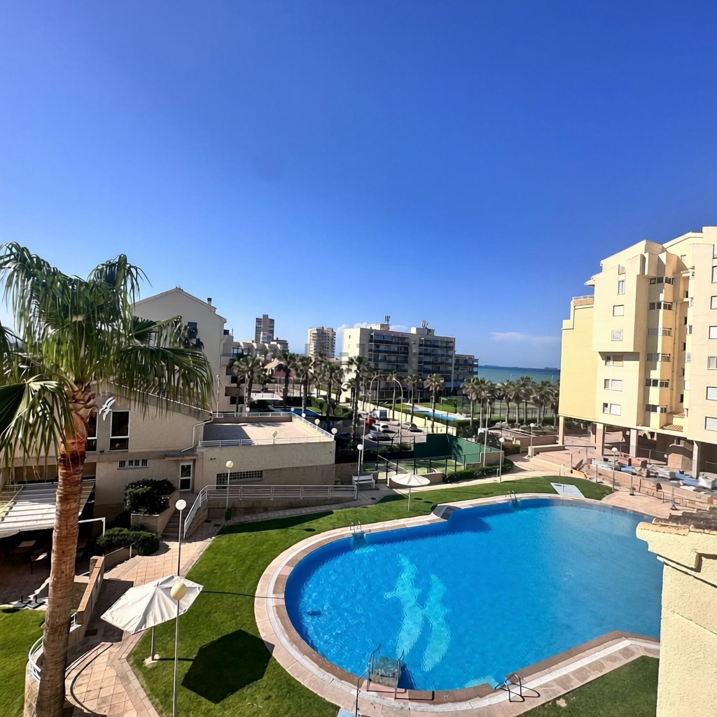 Wohnung in erste Strandlinie in El Perellonet — Meerblick