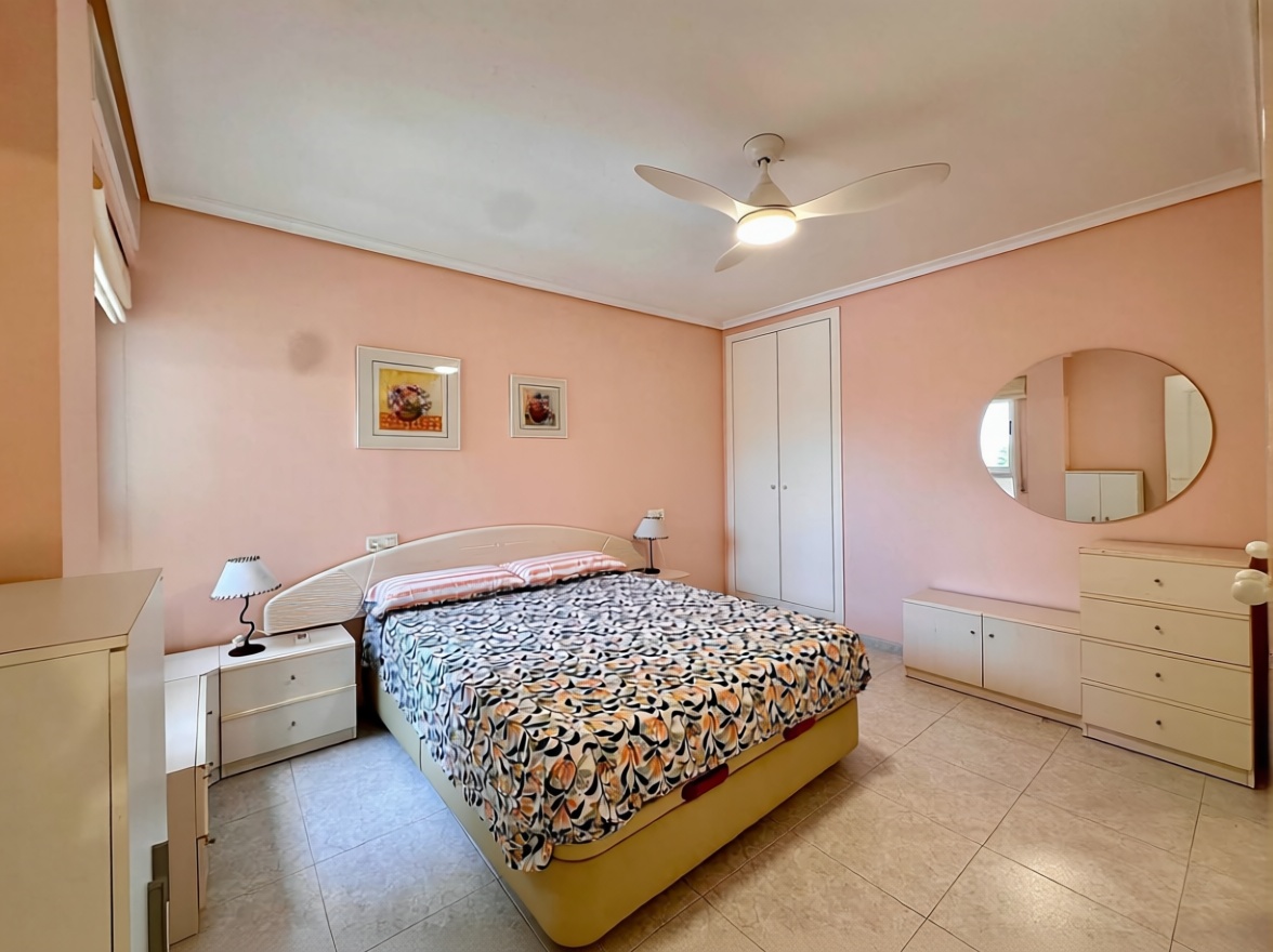 Wohnung in erste Strandlinie in El Perellonet — Schlafzimmer