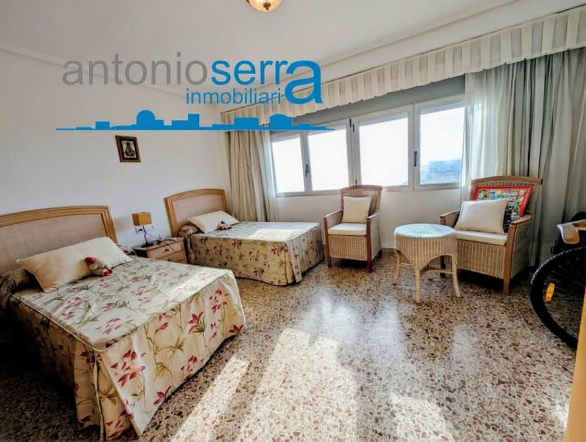 Apartamento em primeira linha de praia em El Perellonet — Quarto