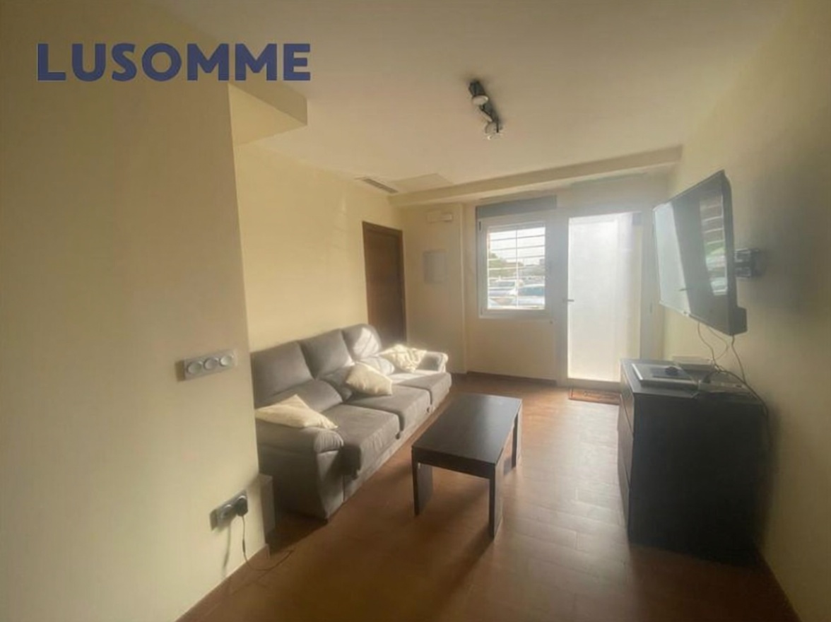 Wohnung in erste Strandlinie in El Perellonet — Wohnzimmer