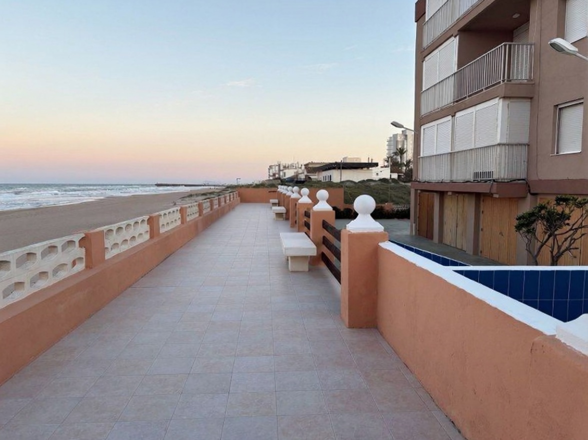 Piso en primera línea de playa en València