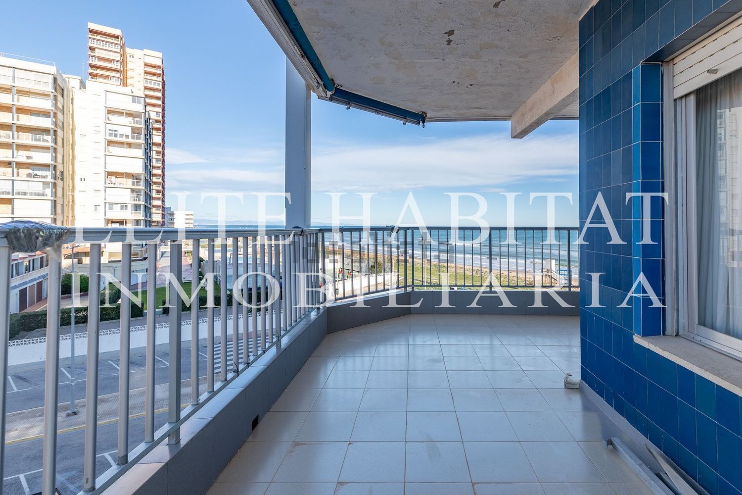 Piso en venta en Calle de la Vall d'Agres