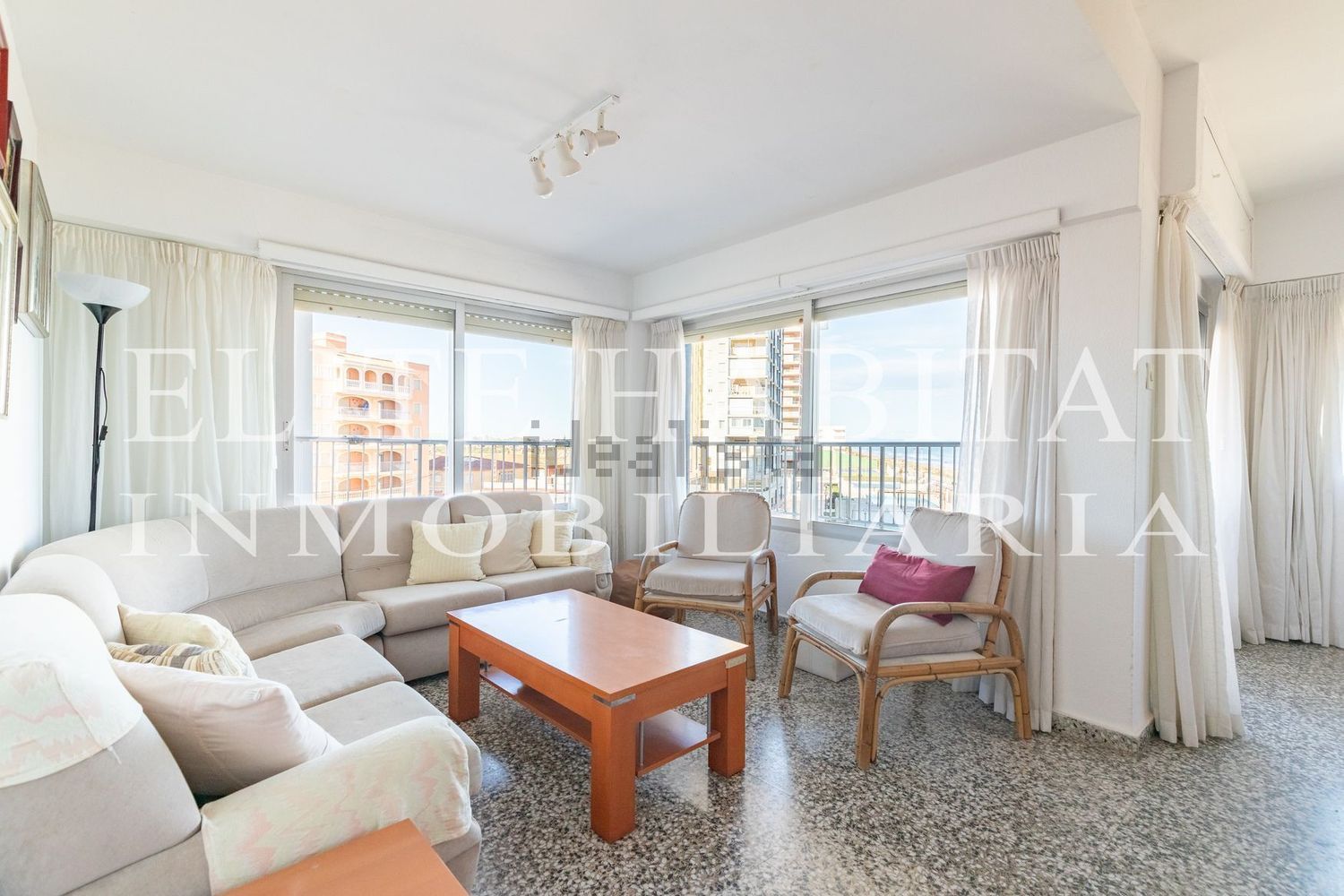 Piso en venta en Calle de la Vall d'Agres