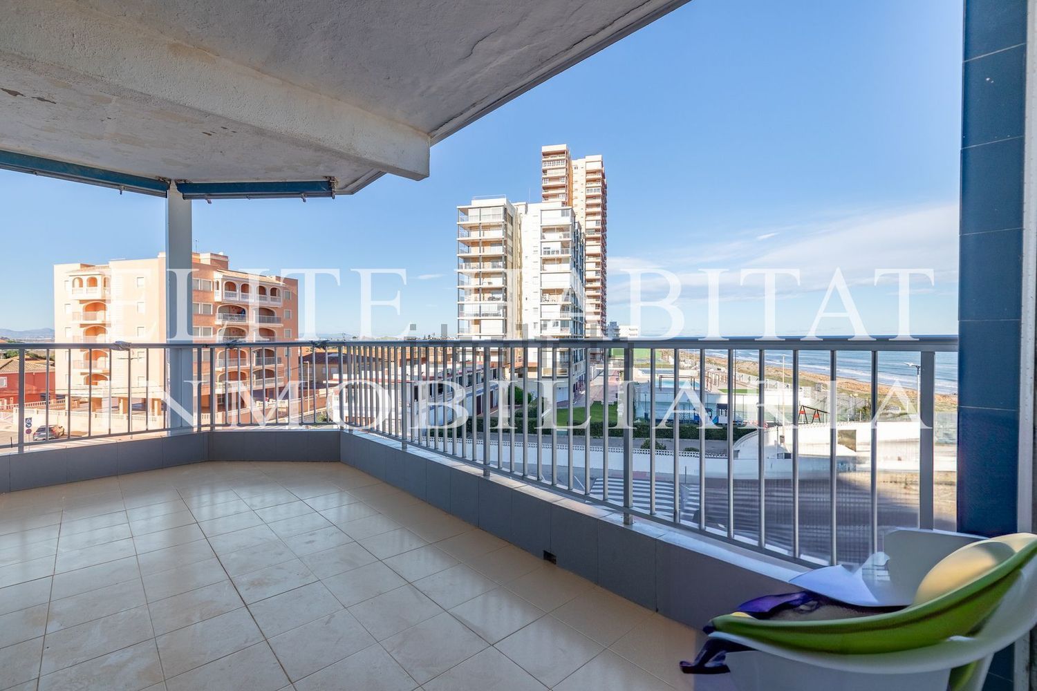 Piso en venta en Calle de la Vall d'Agres